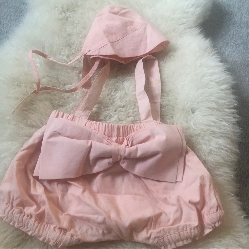 Infant Bow Back Bloomers and Bonnet 0-3 Months